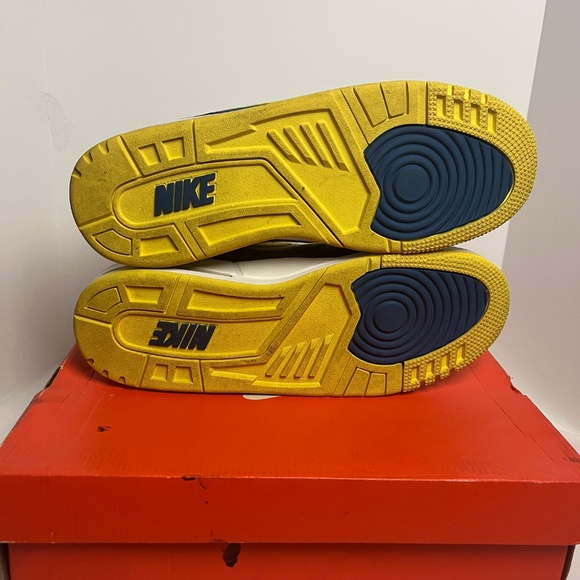 Nike Air Assault Men’s 11.5 White Zest Academy Blue 316421-171 w/ Original Box - Picture 8 of 9